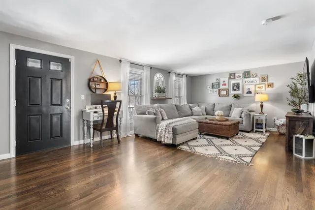 $589,900 | 8 Snowdrop Lane, Litchfield, NH 03052