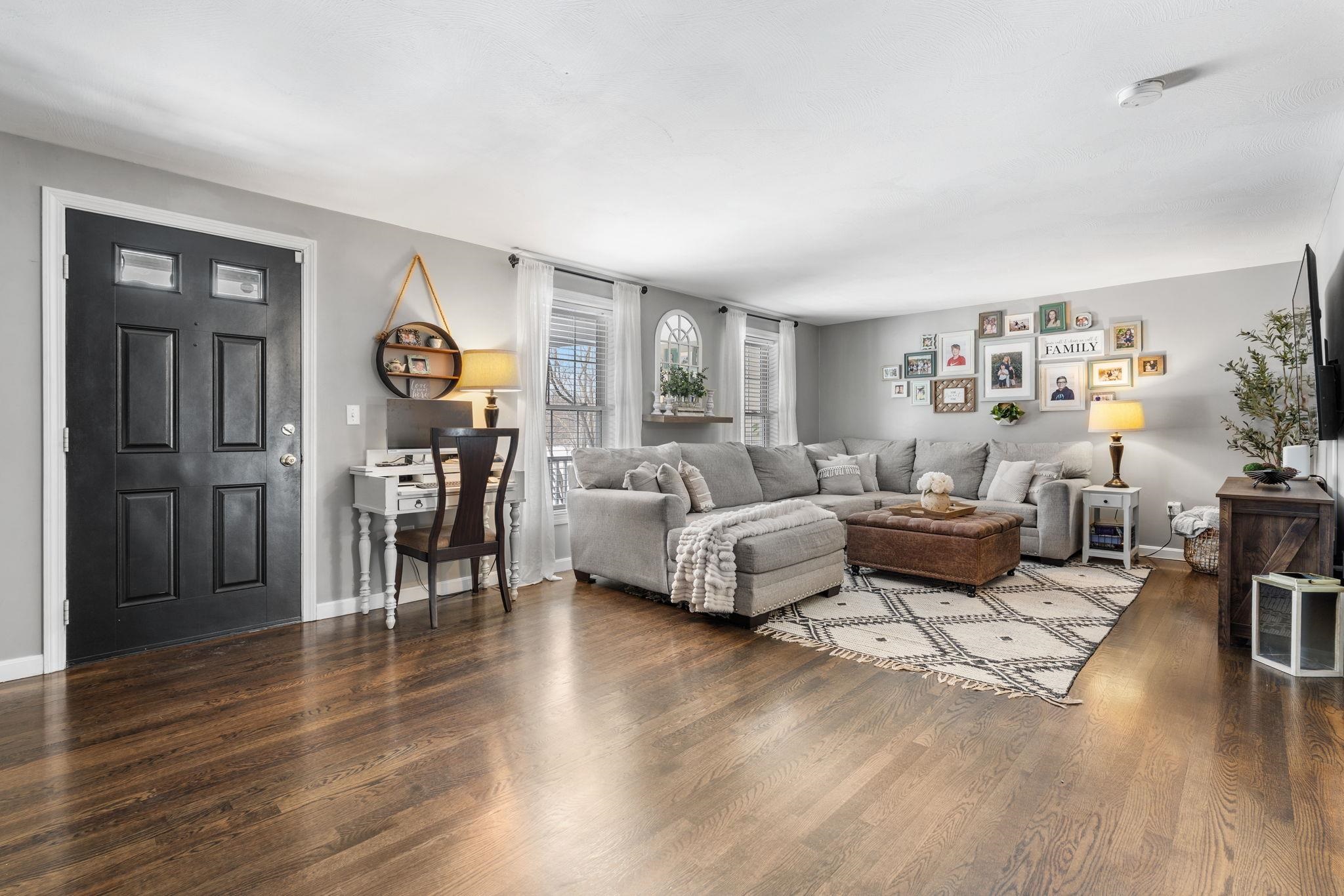 8 Snowdrop Lane Litchfield, NH 03052 - Photo 17 of 40