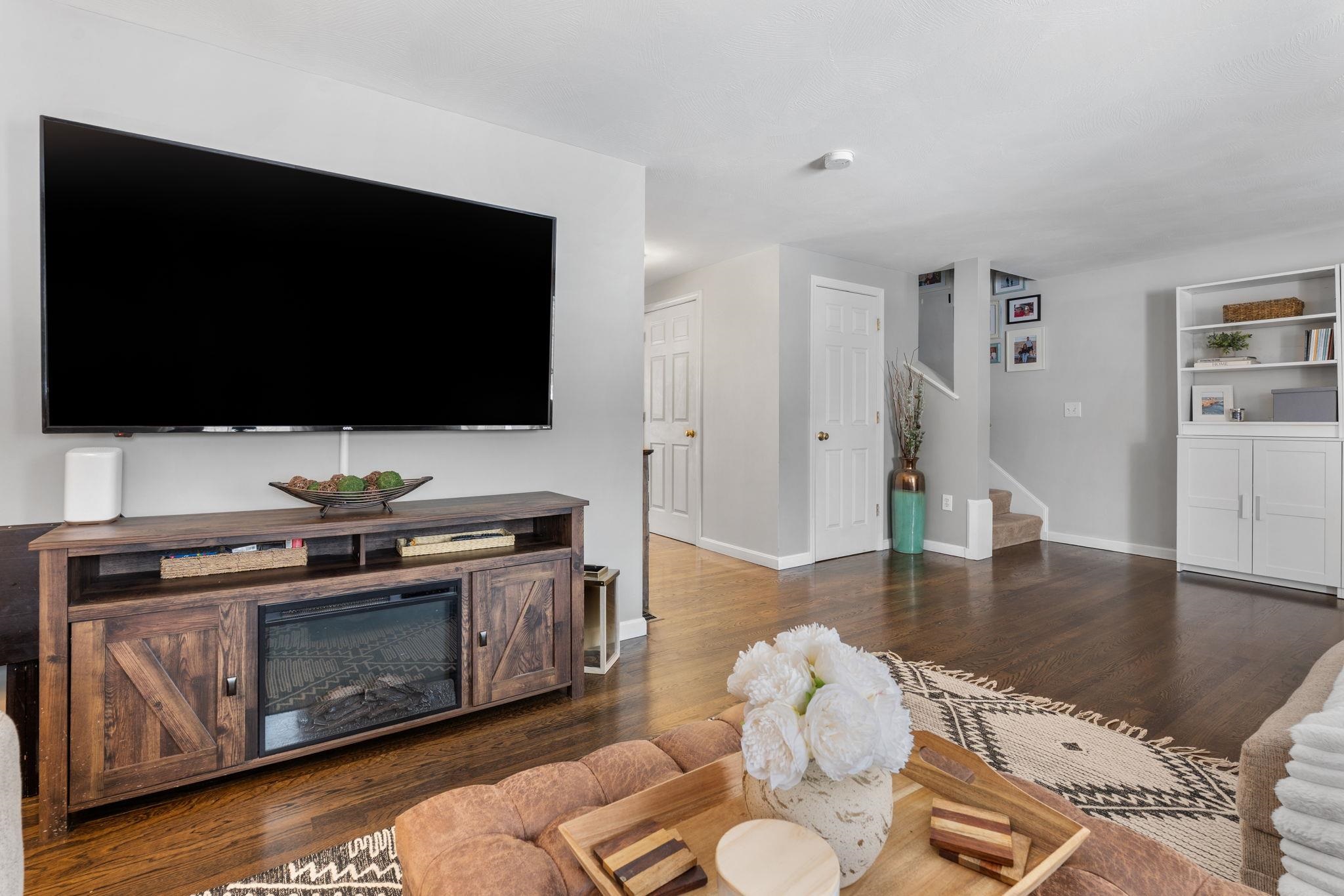 8 Snowdrop Lane Litchfield, NH 03052 - Photo 18 of 40