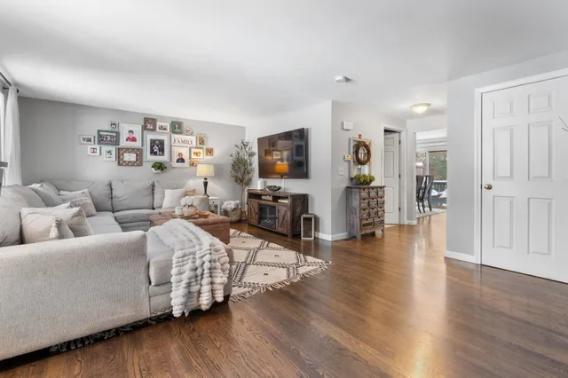 $589,900 | 8 Snowdrop Lane, Litchfield, NH 03052