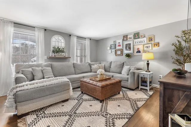 $589,900 | 8 Snowdrop Lane, Litchfield, NH 03052