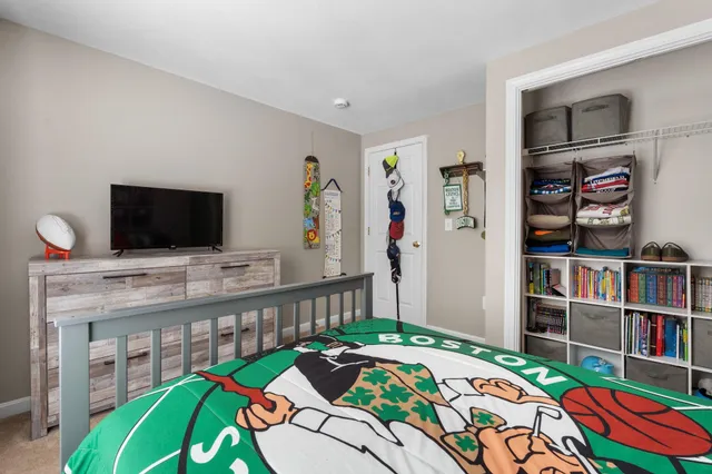 $589,900 | 8 Snowdrop Lane, Litchfield, NH 03052