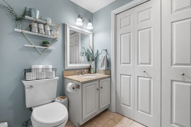 $589,900 | 8 Snowdrop Lane, Litchfield, NH 03052