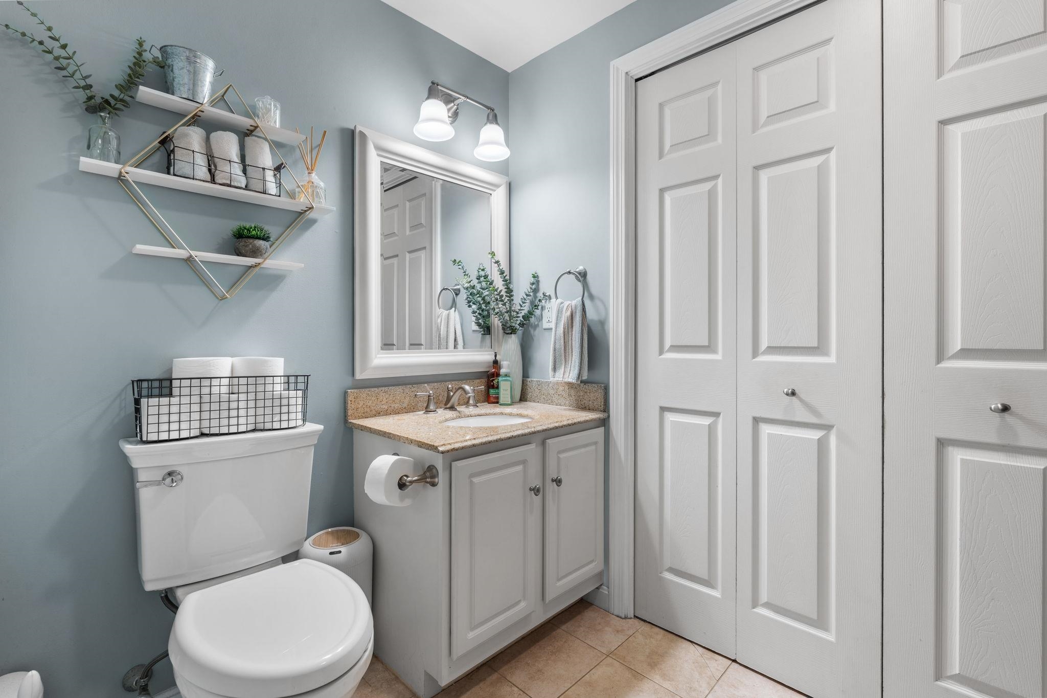 8 Snowdrop Lane Litchfield, NH 03052 - Photo 32 of 40