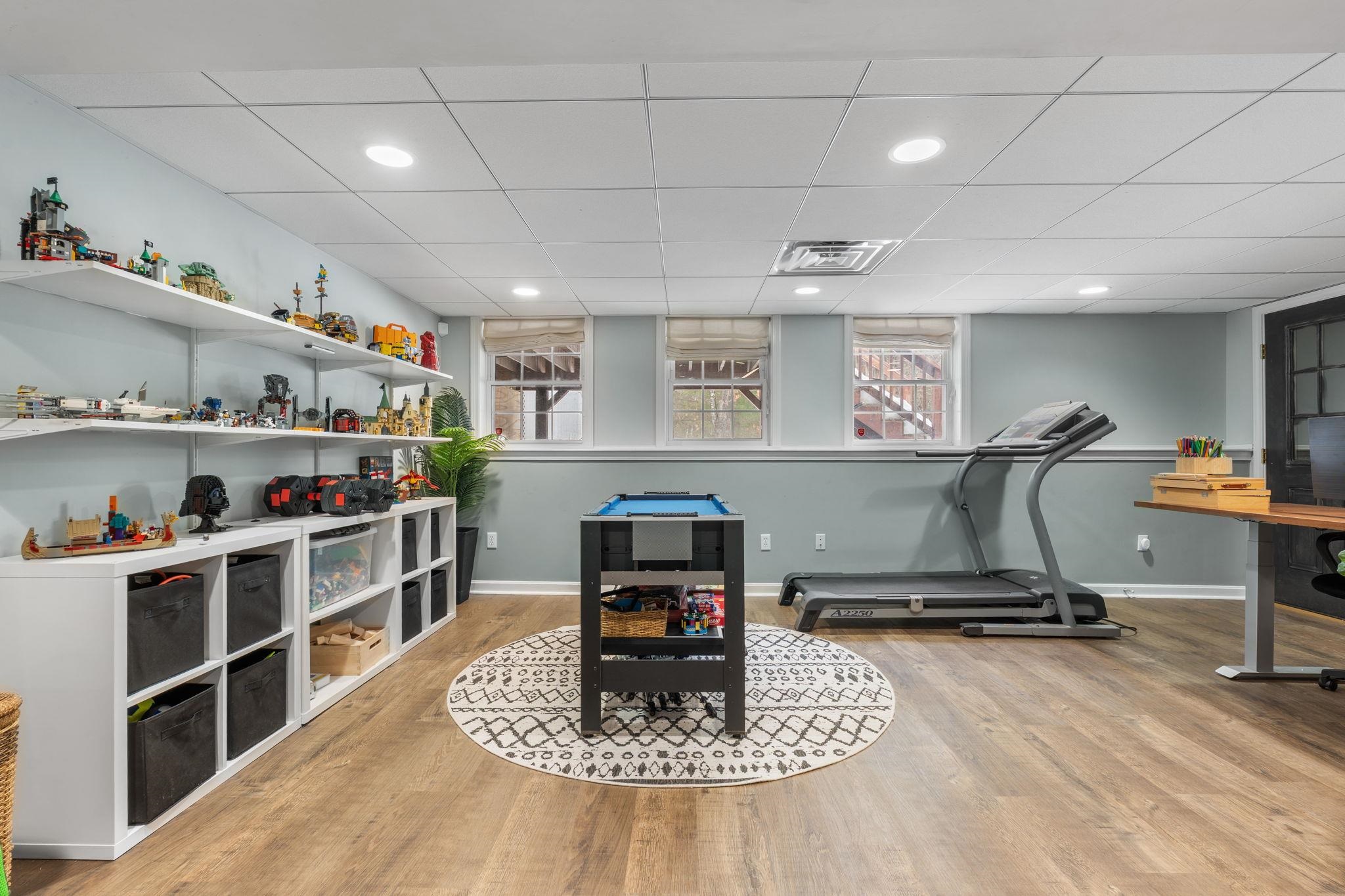 8 Snowdrop Lane Litchfield, NH 03052 - Photo 34 of 40