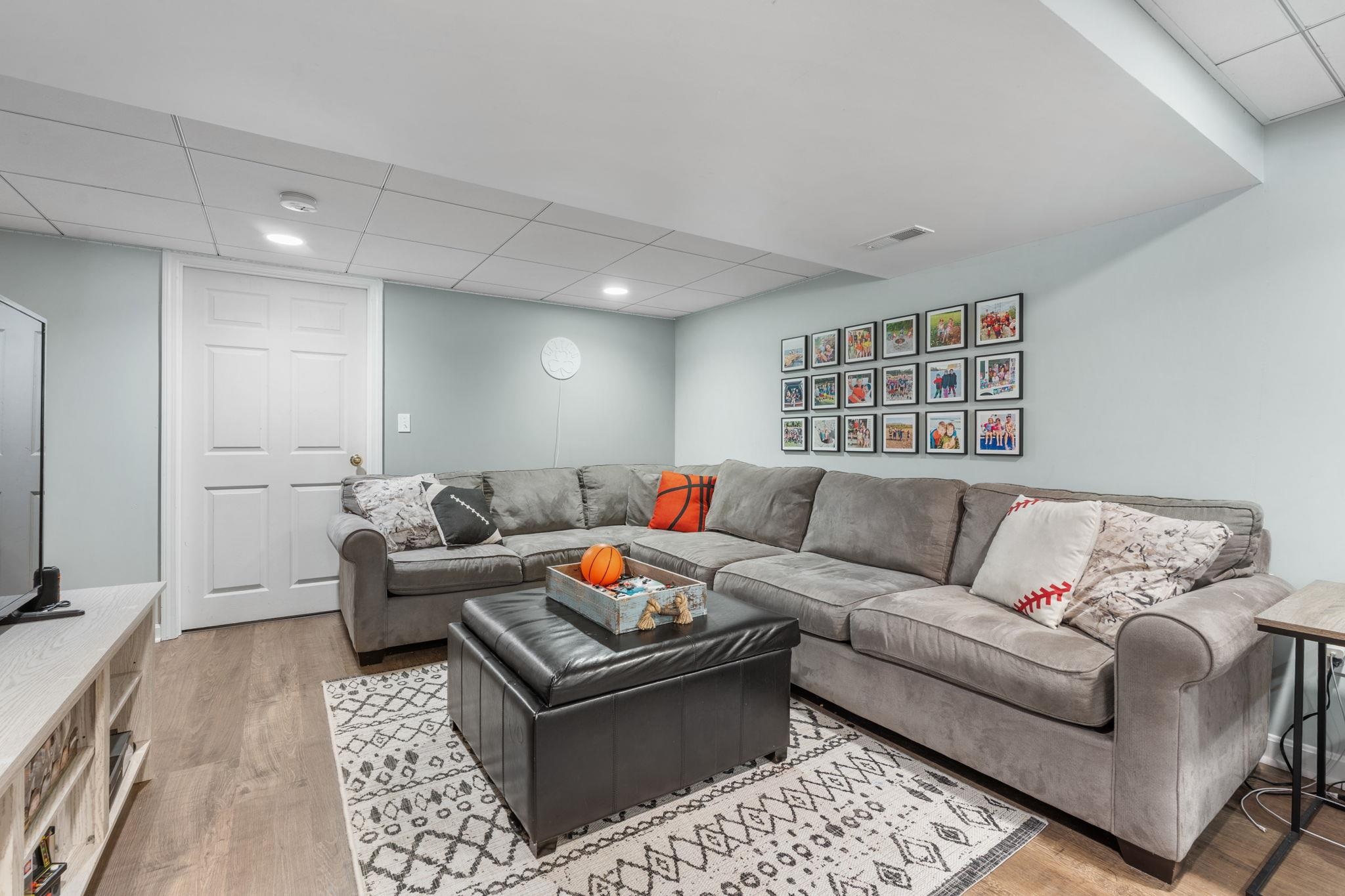 8 Snowdrop Lane Litchfield, NH 03052 - Photo 35 of 40