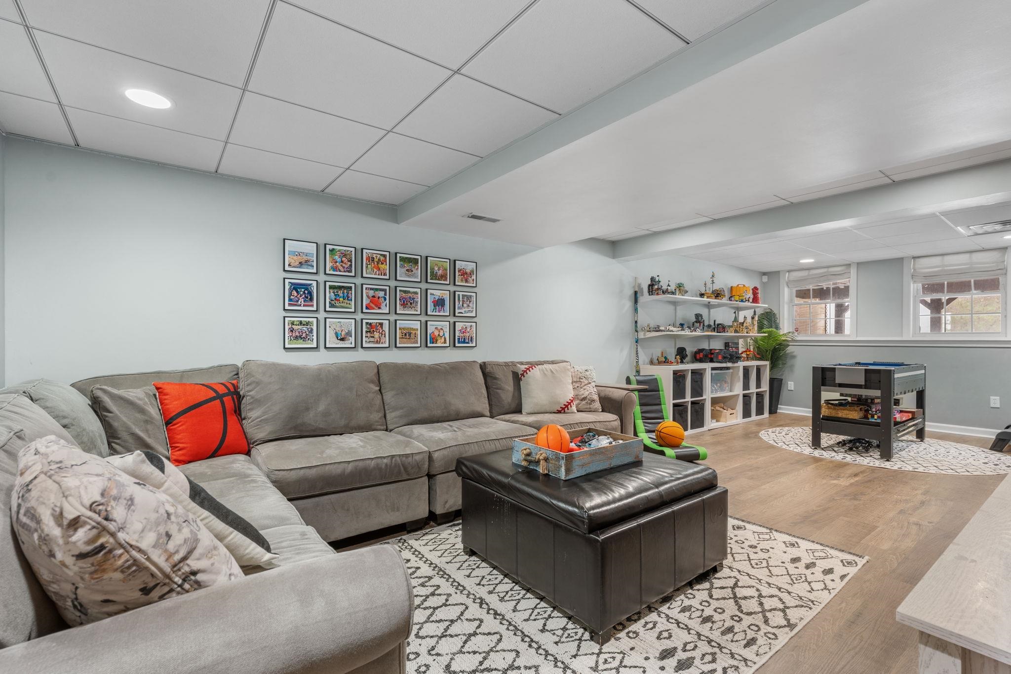 8 Snowdrop Lane Litchfield, NH 03052 - Photo 36 of 40