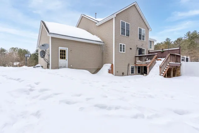 $589,900 | 8 Snowdrop Lane, Litchfield, NH 03052