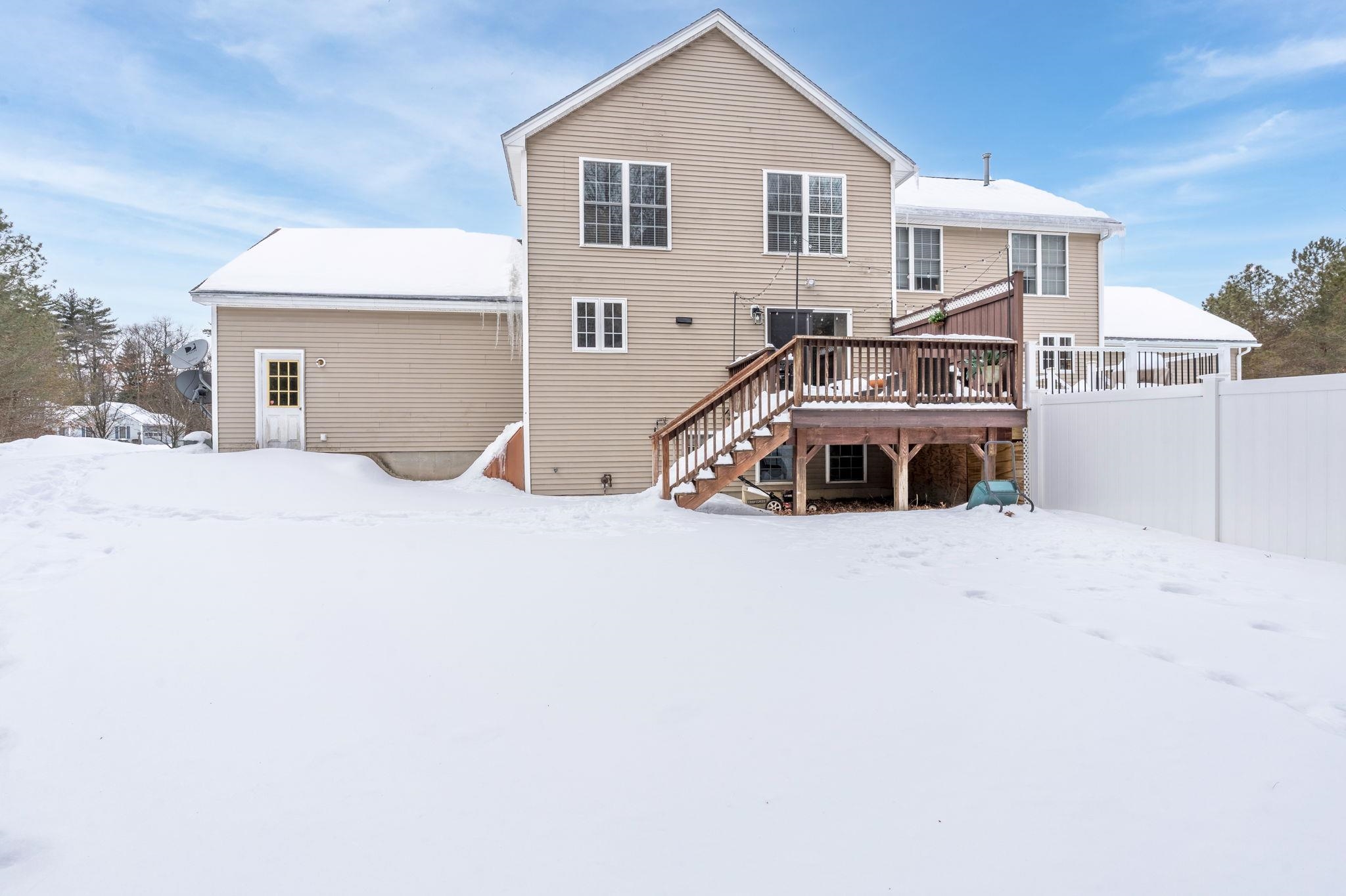 8 Snowdrop Lane Litchfield, NH 03052 - Photo 6 of 40