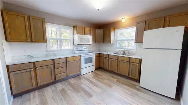 $995 | 611 North Ash Street, Nevada, MO 64772