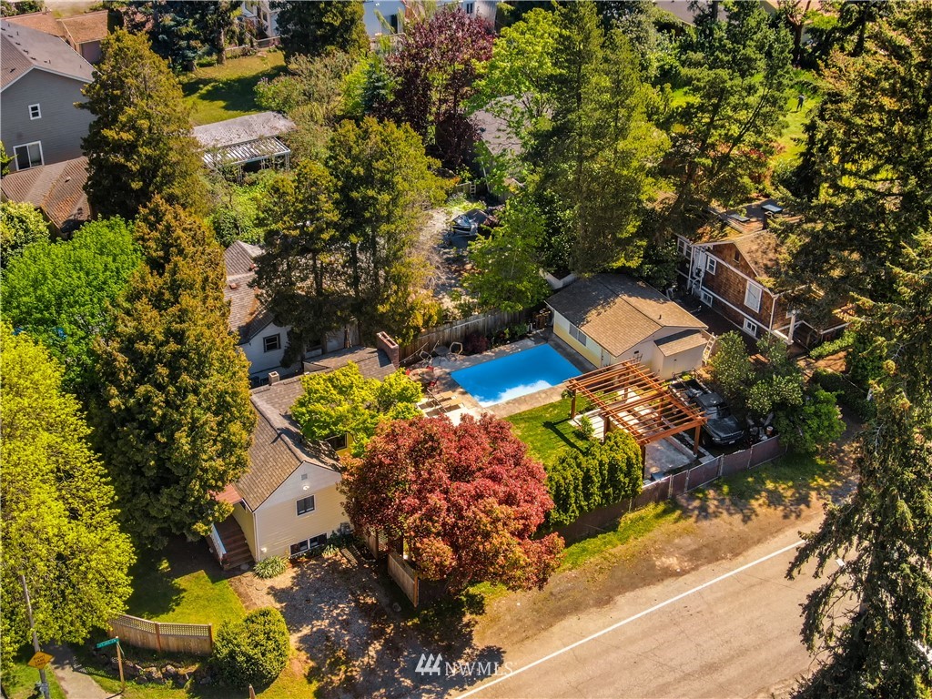 2425 Southwest Roxbury Street Seattle, WA 98106 - Photo 1 of 25 Gallery Image 1