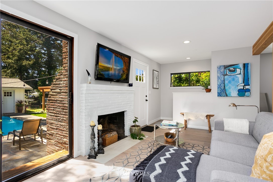 2425 Southwest Roxbury Street Seattle, WA 98106 - Photo 14 of 25 Gallery Image 14