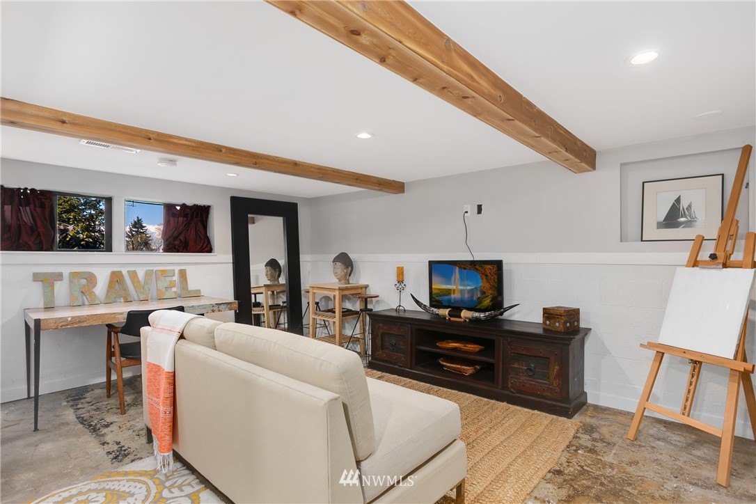 2425 Southwest Roxbury Street Seattle, WA 98106 - Photo 16 of 25 Gallery Image 16
