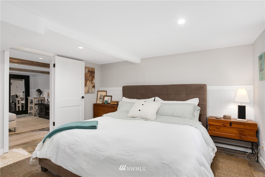 2425 Southwest Roxbury Street Seattle, WA 98106 - Photo 18 of 25 Gallery Image 18