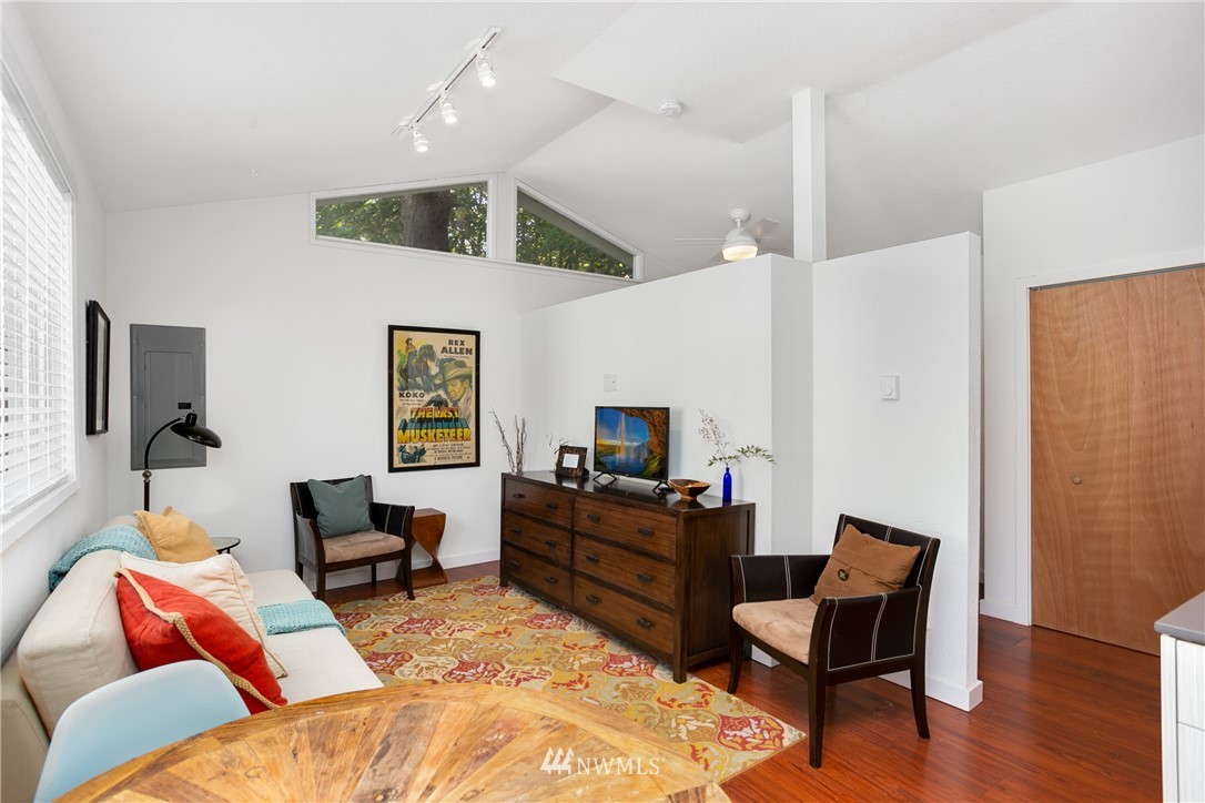 2425 Southwest Roxbury Street Seattle, WA 98106 - Photo 19 of 25 Gallery Image 19