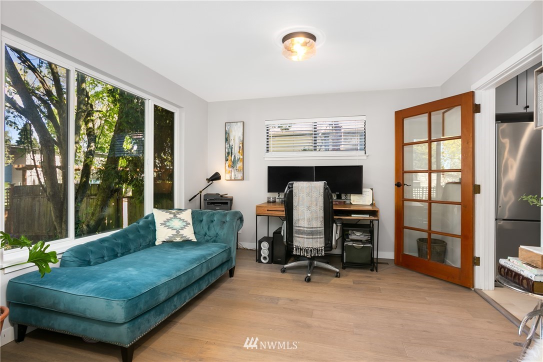 2425 Southwest Roxbury Street Seattle, WA 98106 - Photo 7 of 25 Gallery Image 7