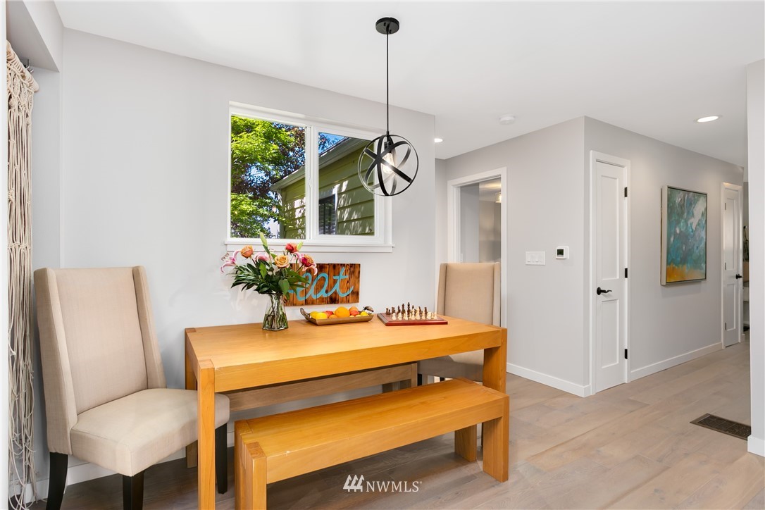 2425 Southwest Roxbury Street Seattle, WA 98106 - Photo 10 of 25 Gallery Image 10