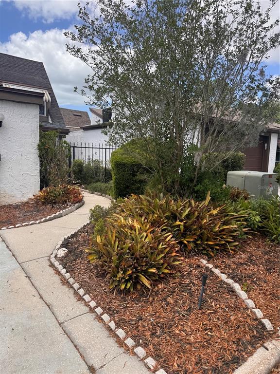 7831 Bridle Path Row Hudson, FL 34667 - Photo 2 of 30