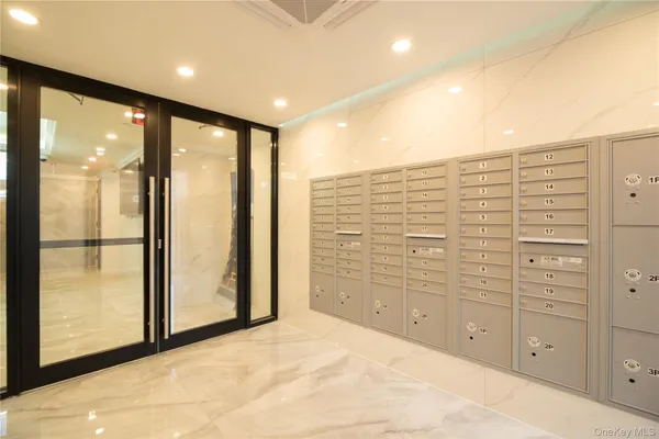 $579,000 | 42-18 147th Street, Unit 2I | Flushing