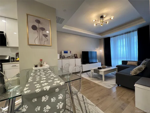 $579,000 | 42-18 147th Street, Unit 2I | Flushing