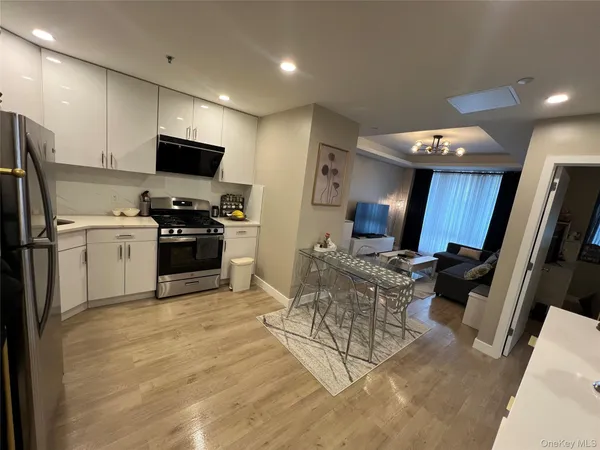 $579,000 | 42-18 147th Street, Unit 2I | Flushing