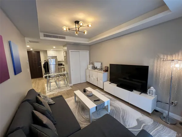 $579,000 | 42-18 147th Street, Unit 2I | Flushing