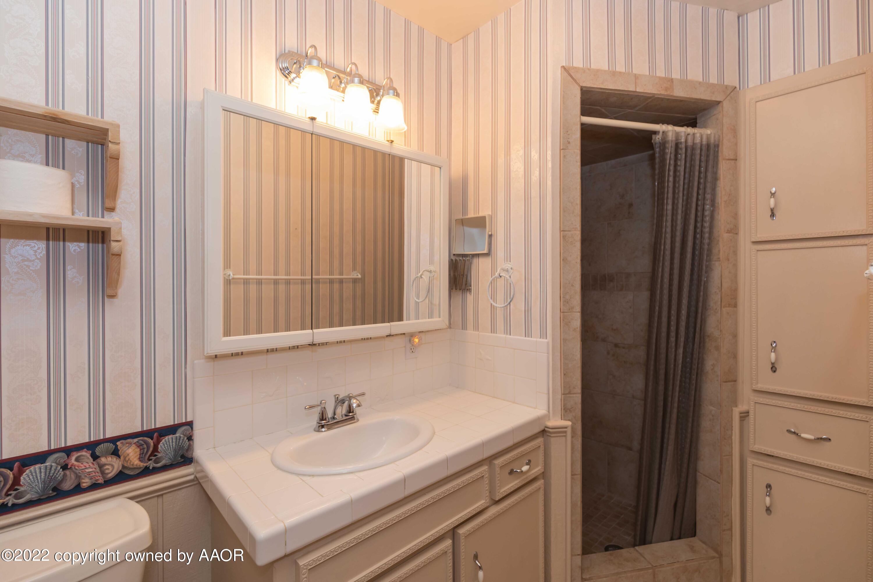 5408 Hillside Road Amarillo, TX 79109 - Photo 22 of 43 MASTER BATH VIEW 1
