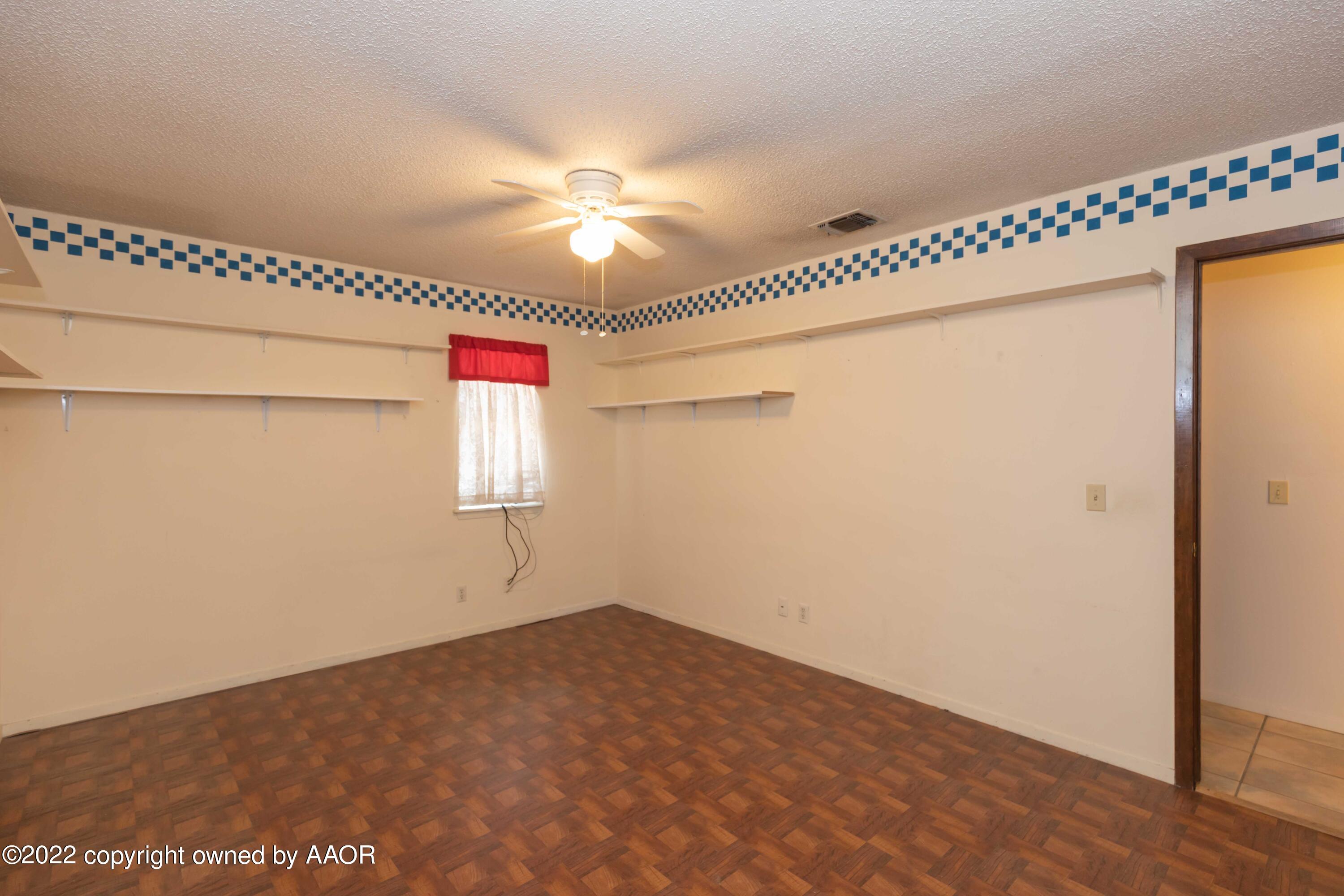 5408 Hillside Road Amarillo, TX 79109 - Photo 31 of 43 BEDROOM 3 VIEW 2