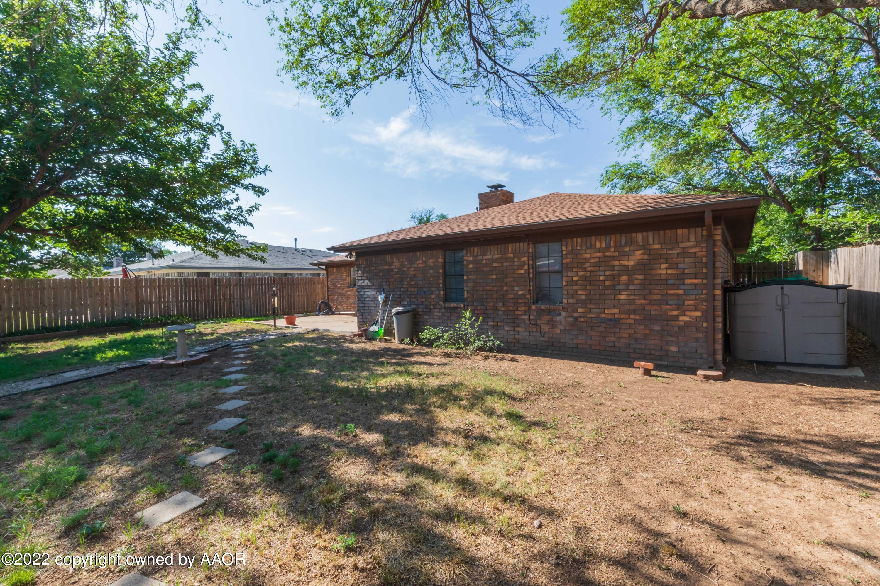 5408 Hillside Road Amarillo, TX 79109 - Photo 39 of 43 BACKYARD VIEW 1