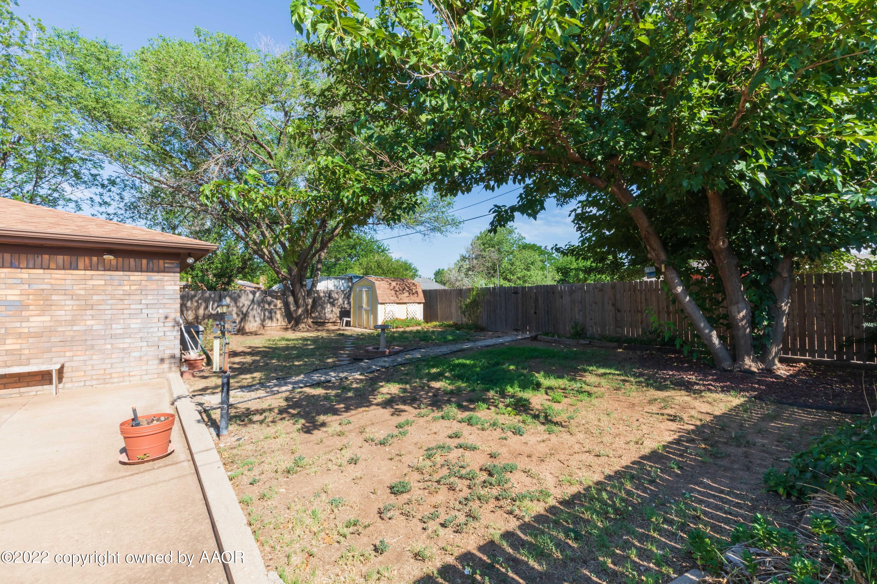 5408 Hillside Road Amarillo, TX 79109 - Photo 41 of 43 BACKYARD VIEW 3