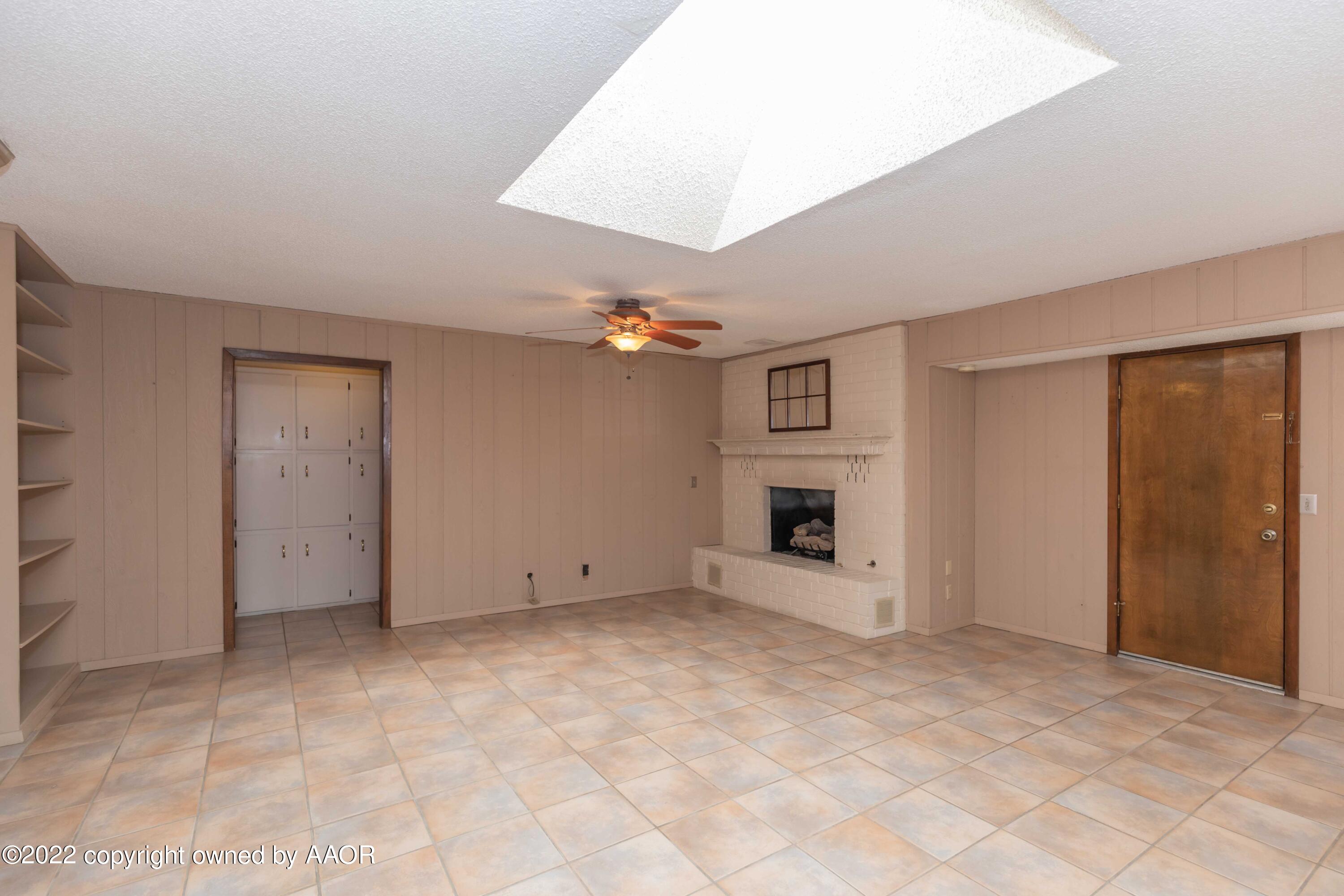 5408 Hillside Road Amarillo, TX 79109 - Photo 5 of 43 LIVING ROOM VIEW 6