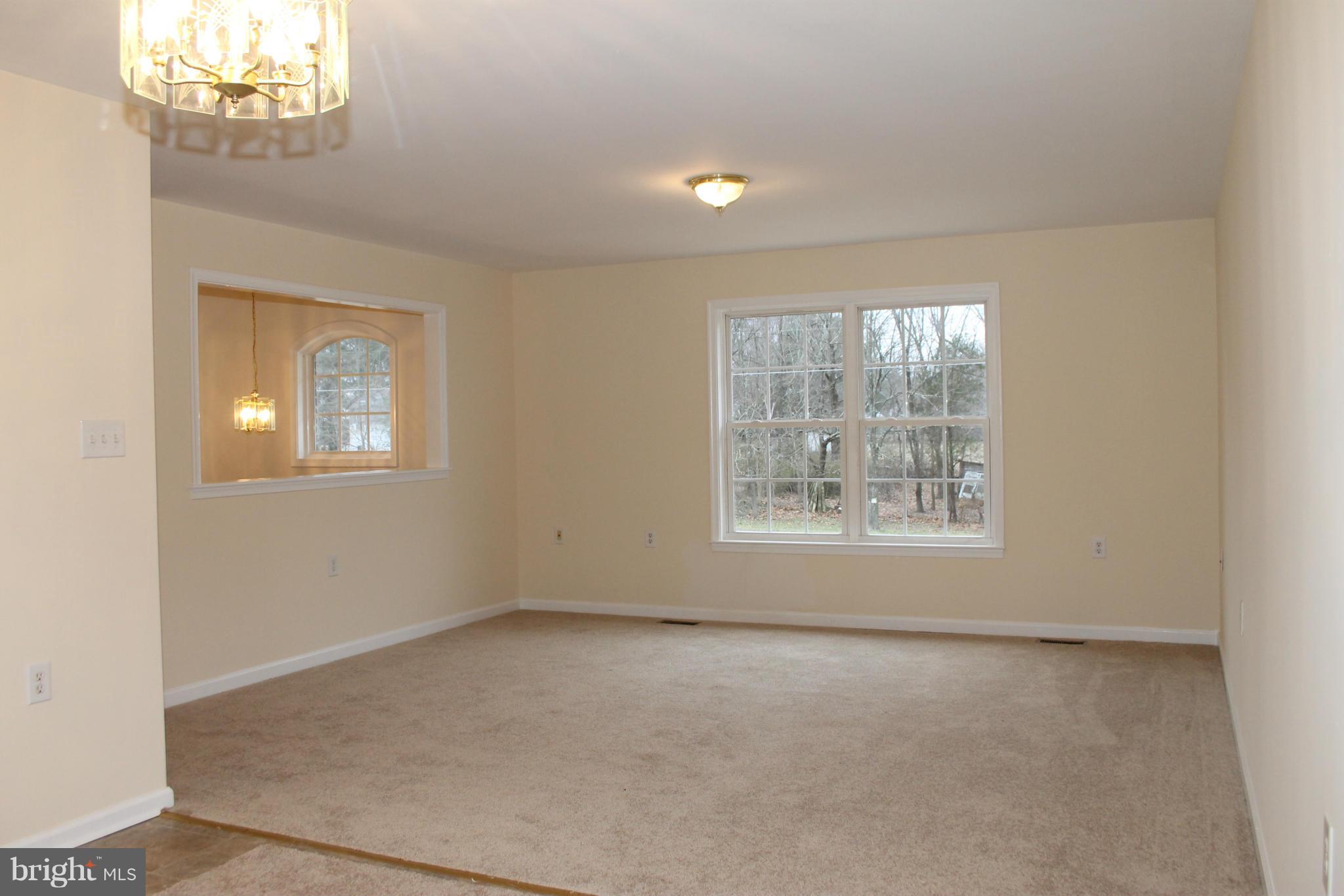 11003 Mt Sharon Road Orange, VA 22960 - Photo 3 of 18 Living Room