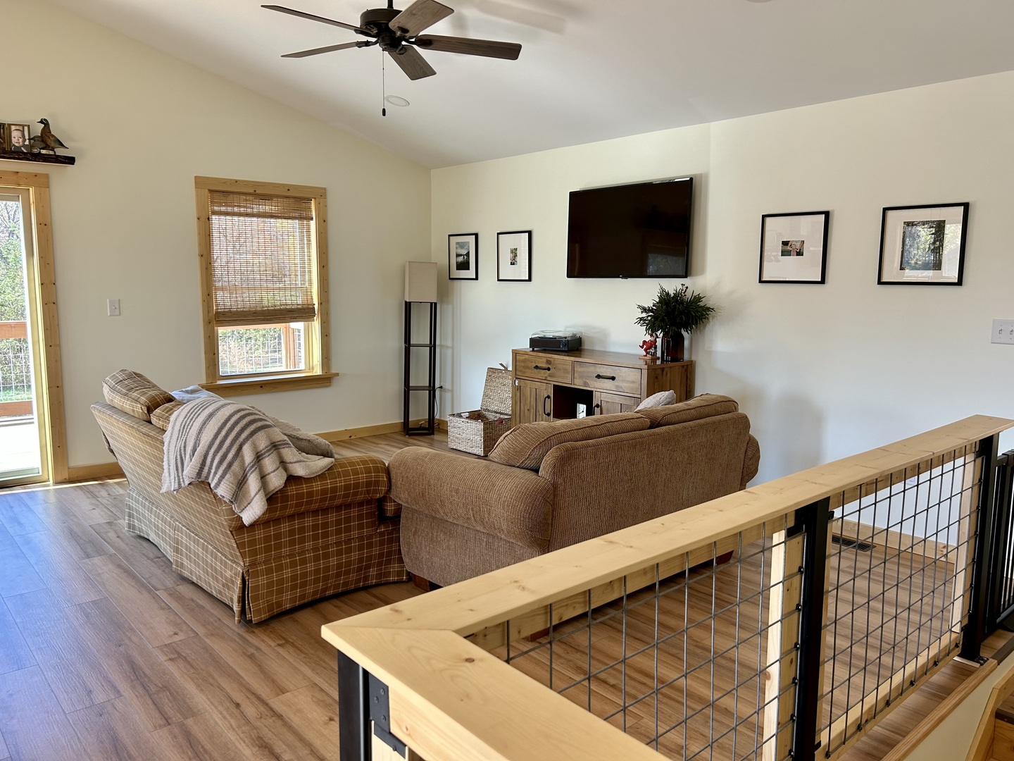 2345 East 275th Road Oglesby, IL 61348 - Photo 2 of 20 a living room with furniture and a flat screen tv