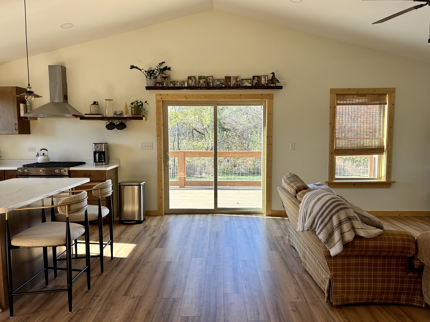2345 East 275th Road Oglesby, IL 61348 - Photo 5 of 20 a bedroom with furniture and a window