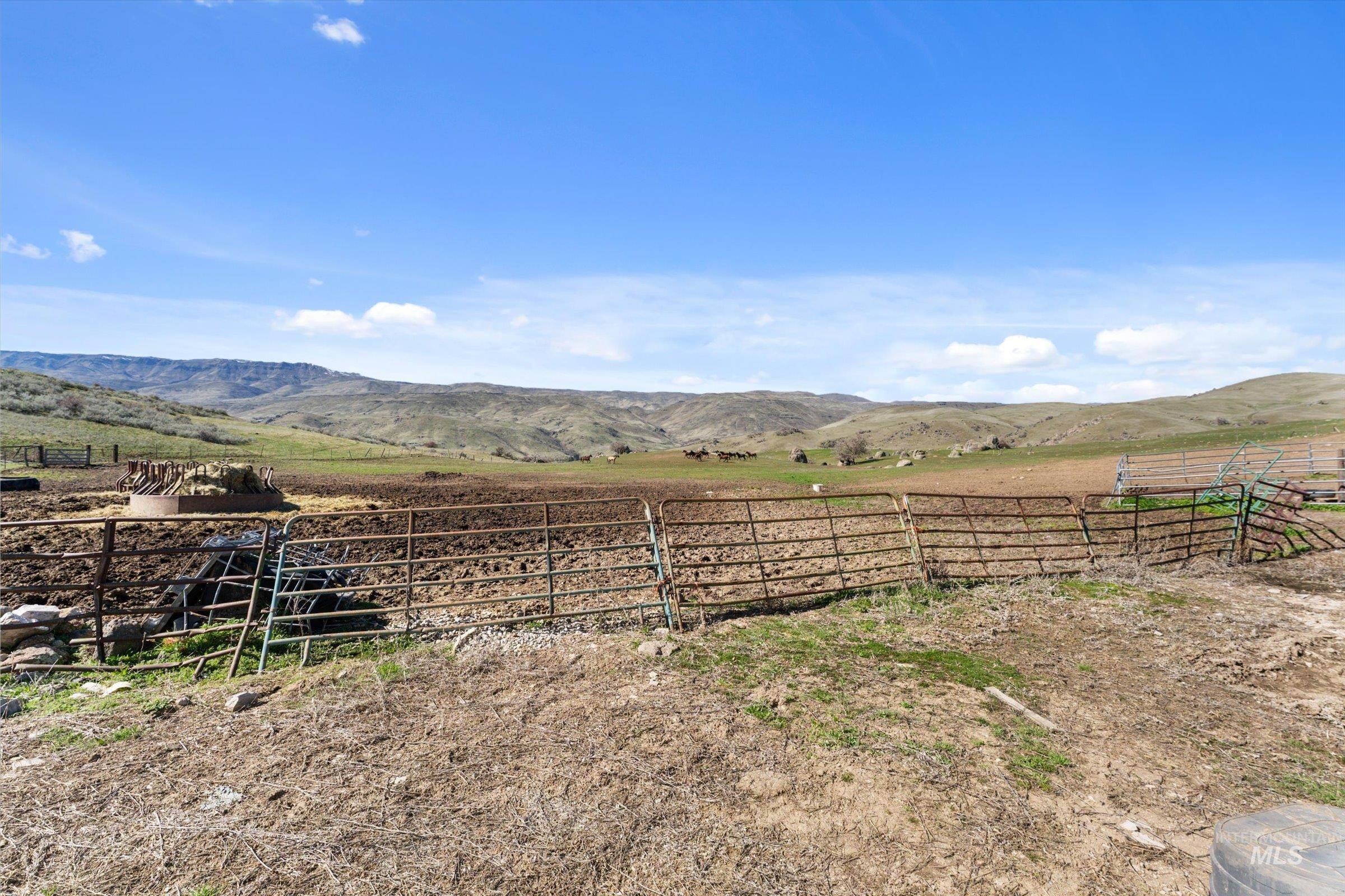 11555 Liberty Road Sweet, ID 83670 - Photo 2 of 34