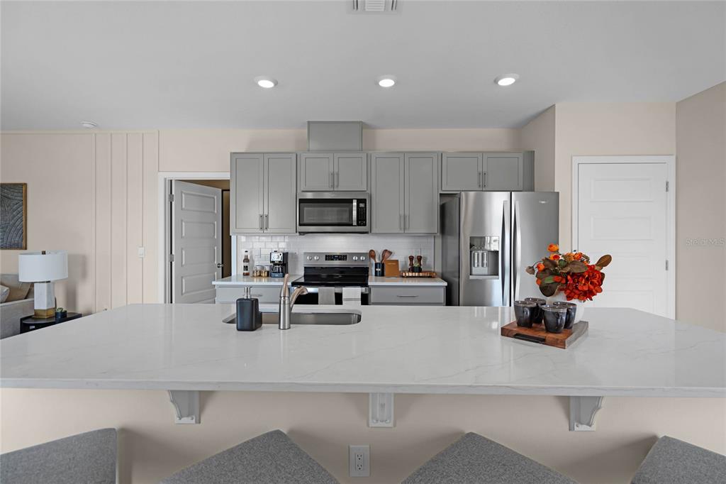 1738 Hummingbird Road Winter Haven, FL 33884 - Photo 5 of 34