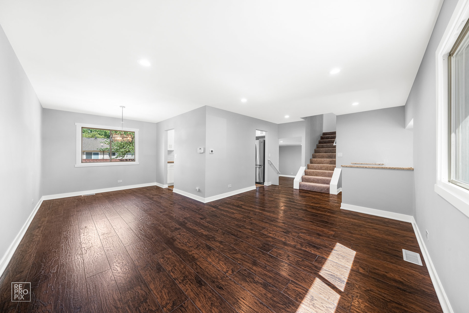 122 Cloverleaf Road Matteson, IL 60443 - Photo 2 of 15