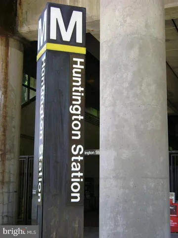 $1,450 | 2059 Huntington Avenue, Unit 802, Alexandria, VA 22303