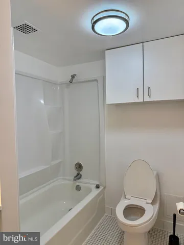 $1,450 | 2059 Huntington Avenue, Unit 802, Alexandria, VA 22303