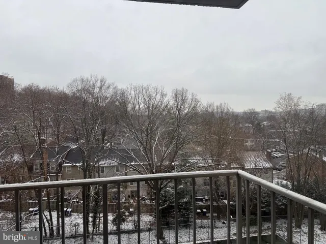 $1,450 | 2059 Huntington Avenue, Unit 802, Alexandria, VA 22303