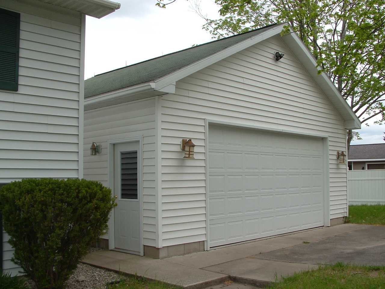 1253 Smith Road Traverse City, MI 49696 - Photo 17 of 27 1816362-16.JPG