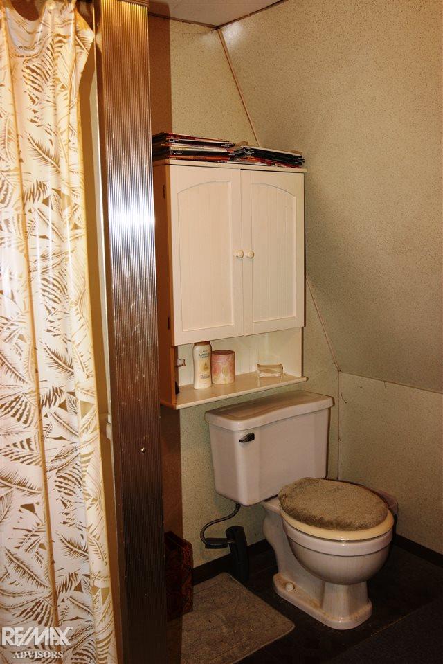 31730 North River Road Harrison Township, MI 48045 - Photo 50 of 57 Upper Full Bath