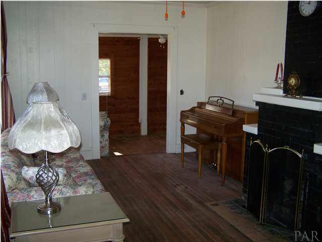 5384 Mulat Road Milton, FL 32583 - Photo 9 of 22 Gallery Image 9