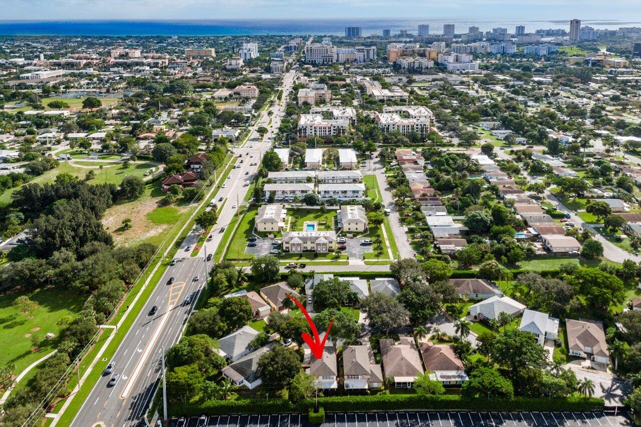 27 Southwest 5th Way Boca Raton, FL 33432 - Photo 3 of 36 014-27Southwest5thWay-BocaRaton-FL-33432