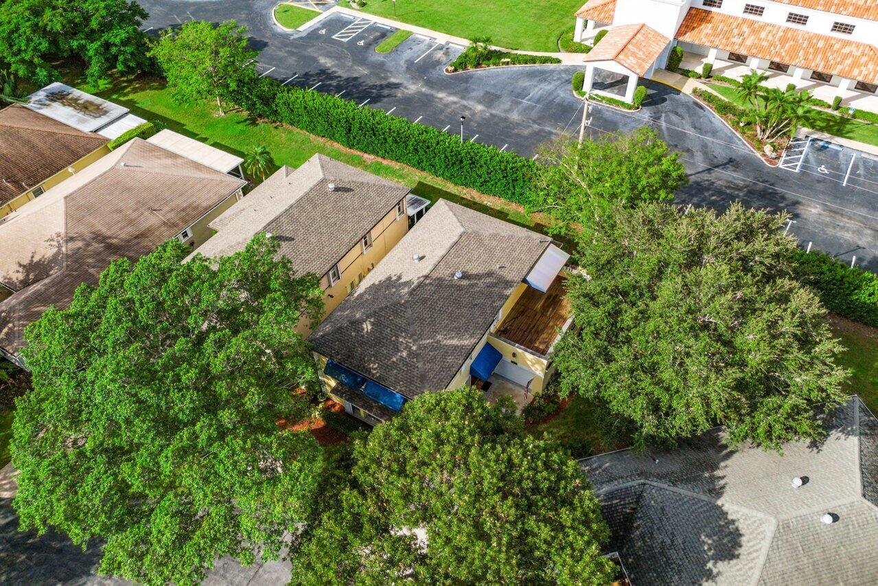 27 Southwest 5th Way Boca Raton, FL 33432 - Photo 33 of 36 004-27Southwest5thWay-BocaRaton-FL-33432