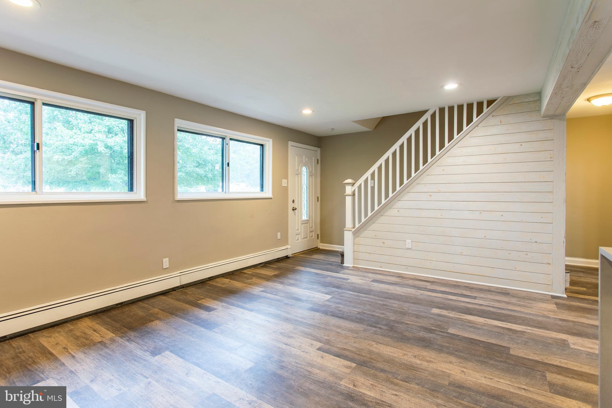 815 Cricket Road Secane, PA 19018 - Photo 3 of 25 Gallery Image 3