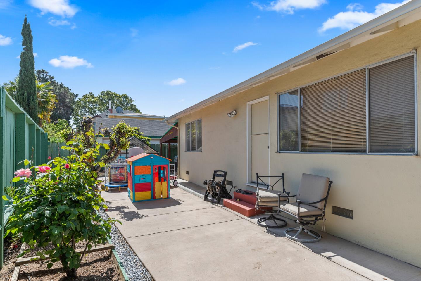 716 Prospect Row San Mateo, CA 94401 - Photo 36 of 39 a backyard of a house with seating space