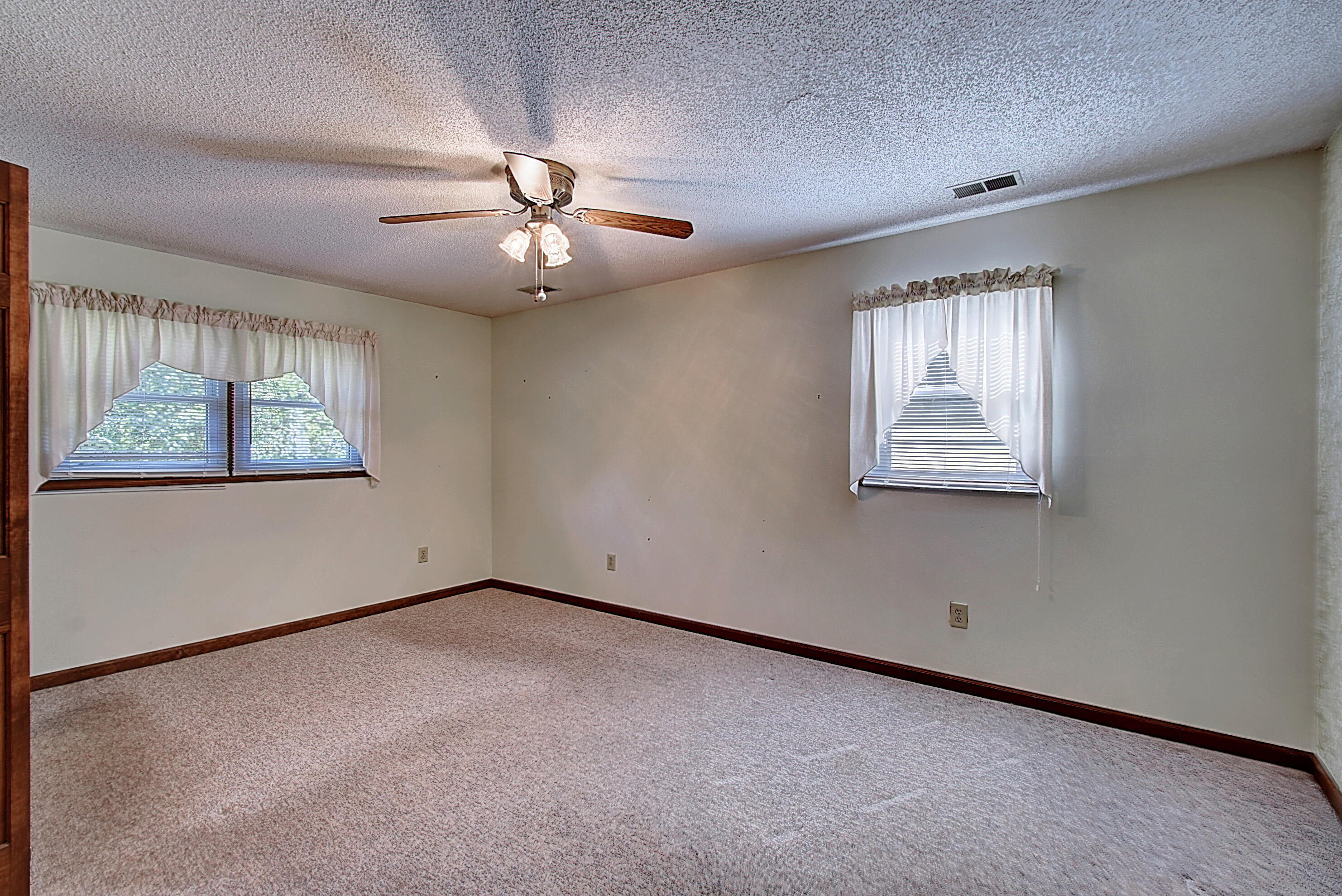 105 Poplar Grove Road Johnson City, TN 37601 - Photo 23 of 45 DSC_0121And8more