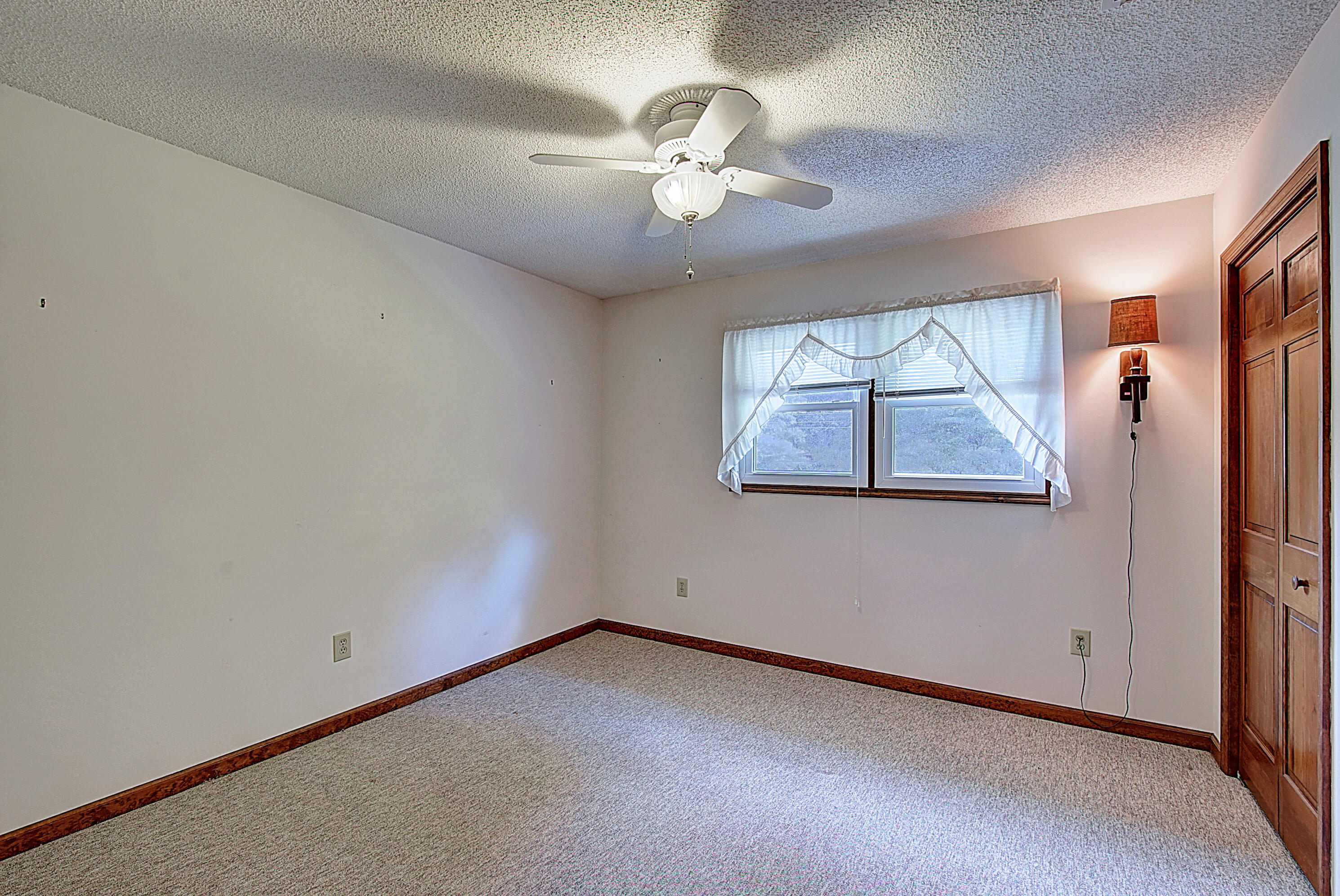 105 Poplar Grove Road Johnson City, TN 37601 - Photo 27 of 45 DSC_0154And8more_1