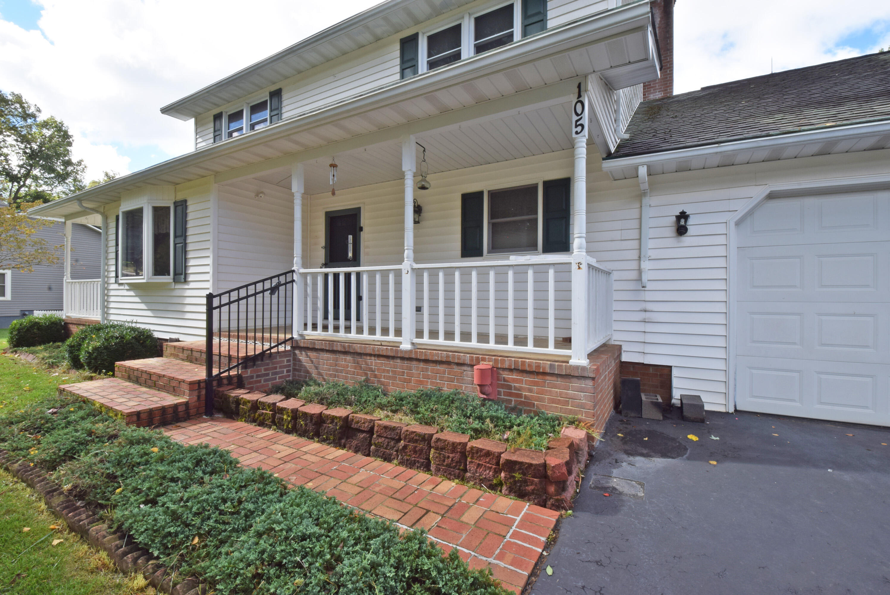 105 Poplar Grove Road Johnson City, TN 37601 - Photo 4 of 45 4